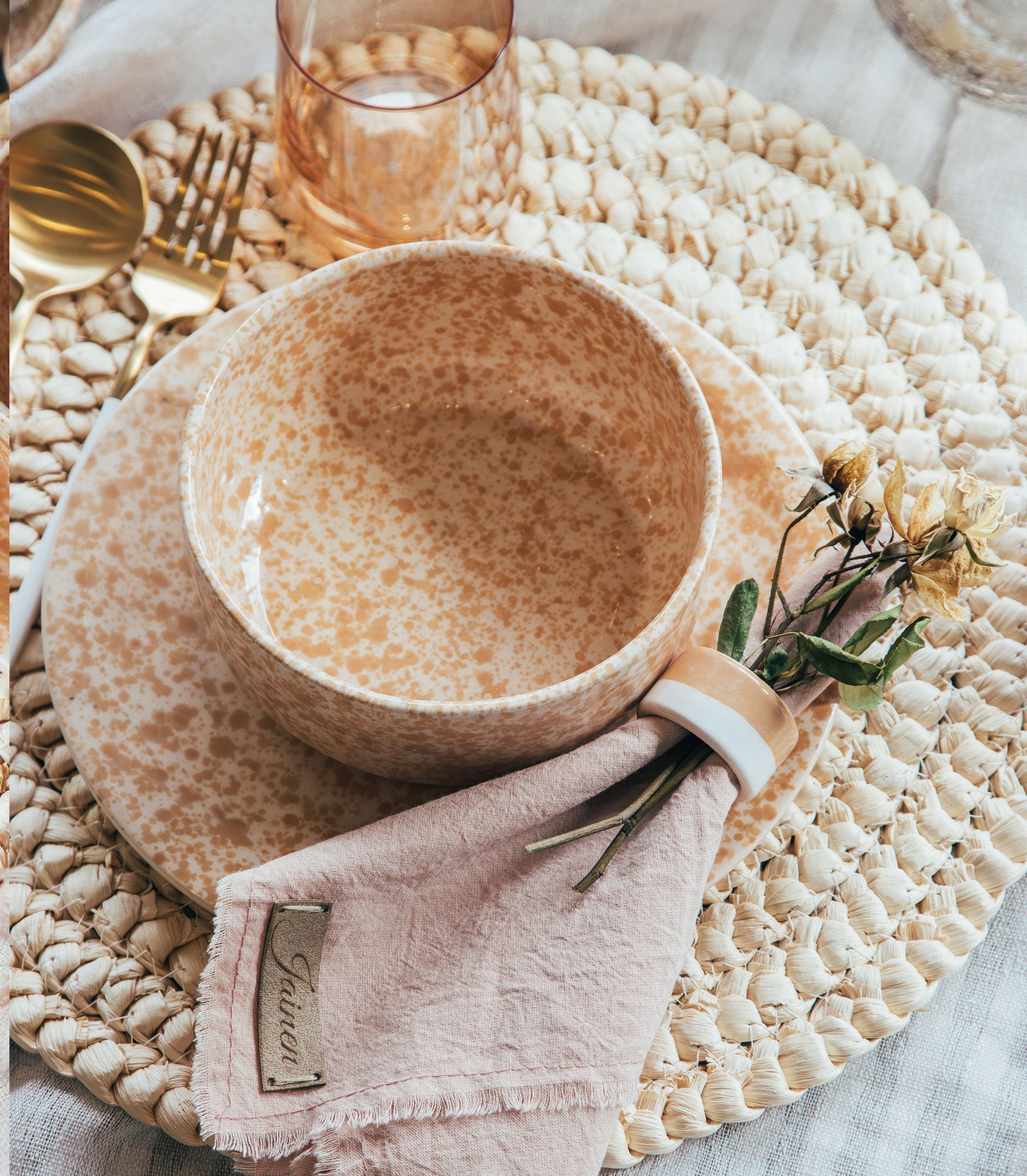 Plato Grande Granito Arena - Colección Granito Sahara