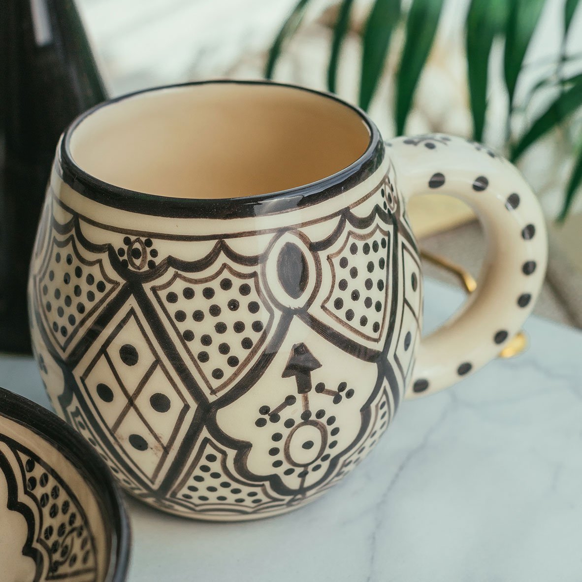 Taza Tanit Negro - Colección Fez