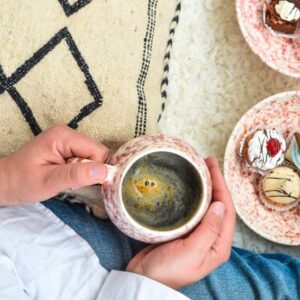 Taza Tanit Granito Coral y Rubí - Colección Tanger